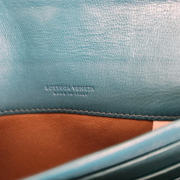 EUC Bottega Wallet - Picture 9 of 14